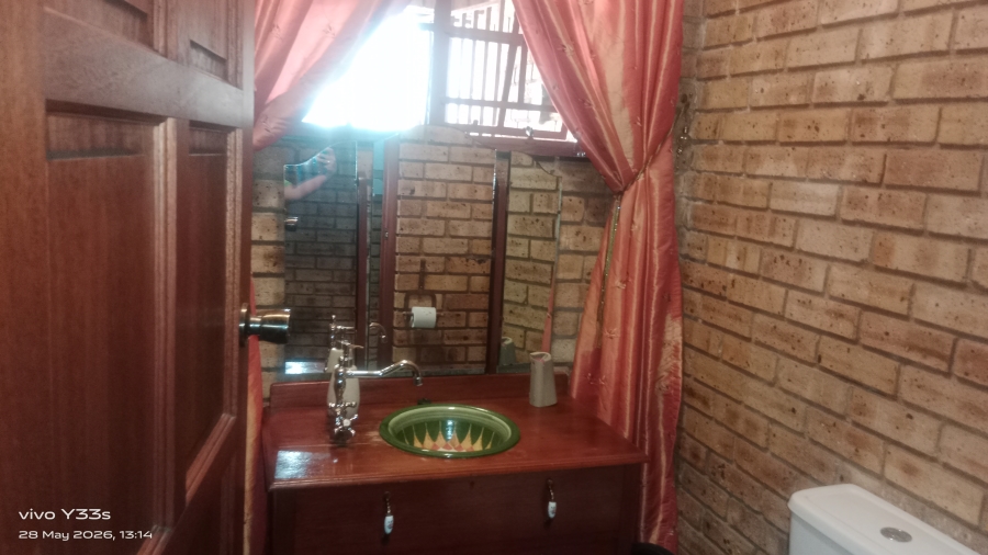 9 Bedroom Property for Sale in Vaal Eden Free State